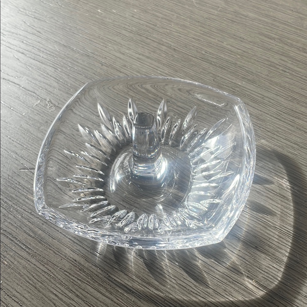 Elegant Vera Wang Clear Glass Ring Holder